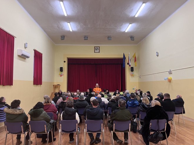 V zadnjih letih nas je doletela vrsta kriz: pandemija koronavirusa, najhujši požar in poplave v zgodovini Slovenije ... Vse to zahteva jasno krizno komuniciranje. FOTO: UKOM