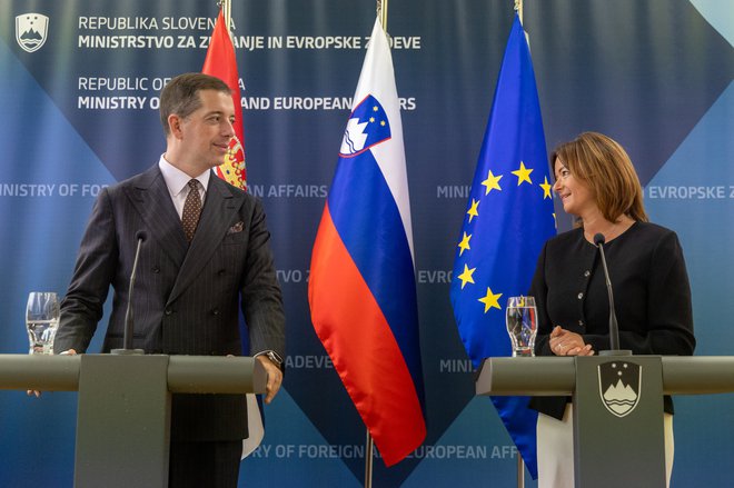 Zunanja ministrica Tanja Fajon je gostila srbskega kolega Marka Đurića. Po besedah srbskih diplomatov je ta na obisku, ki so ga poimenovali »ofenziva šarma«. FOTO: Voranc Vogel/Delo