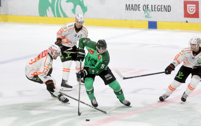 Hokejisti Olimpije so tokrat doživeli poraz. FOTO: Blaž Samec/Delo