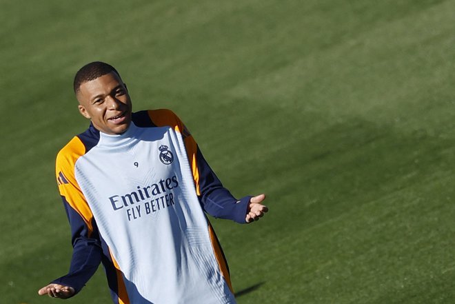 Kylian Mbappe se je v zadnjih dneh po lažji poškodbi pripravljal pri Realu za nadaljevanje sezone. FOTO: Juan Medina/Reuters