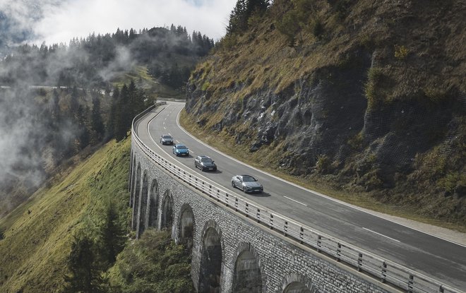 Mercedes ima v ponudbi več kot 30 različnih modelov, ki imajo pogonsko izvedbo priključnega hibrida. FOTO: Mercedes-Benz