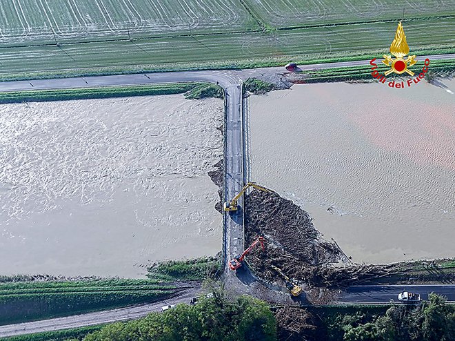 Regijo Emilijo-Romanjo so poplave v tem valu slabega vremena najbolj prizadele. FOTO: Handout/AFP