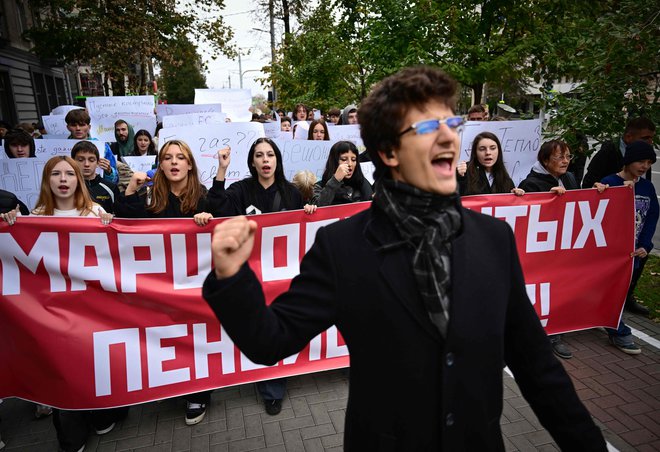 Protest proti probliževanju EU in Maii Sandu. FOTO: Daniel Mihailescu/AFP