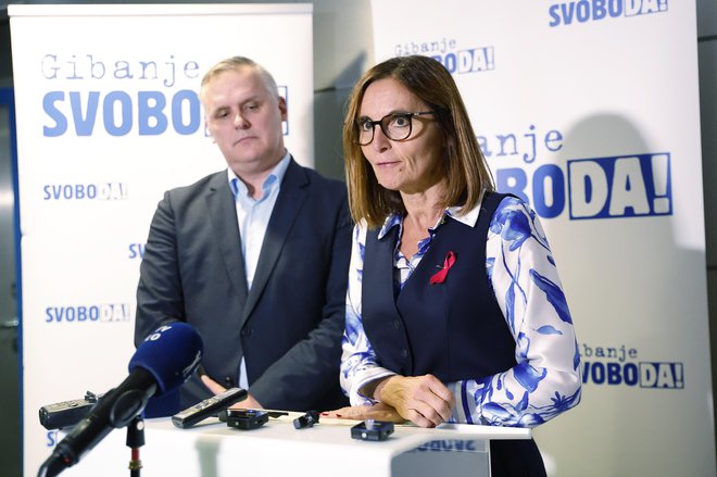  Vodja poslanske skupine Gibanja Svoboda Nataša Avšič Bogovič je potrdila, da bodo referendumsko pobudo tudi na podlagi tega stališča umaknili iz procedure. FOTO: Leon Vidic/Delo