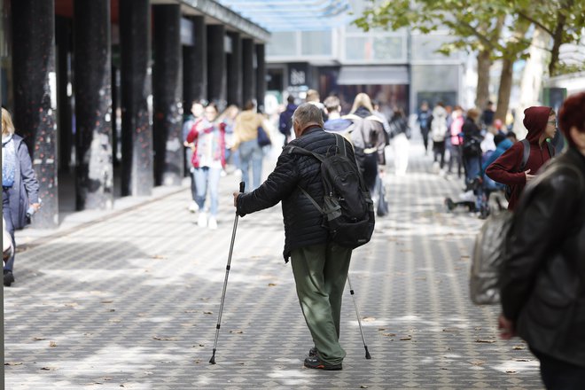 V društvu Humanitarček so v štirinajstih letih pomagali več kot 20.000 starejšim. Foto Leon Vidic