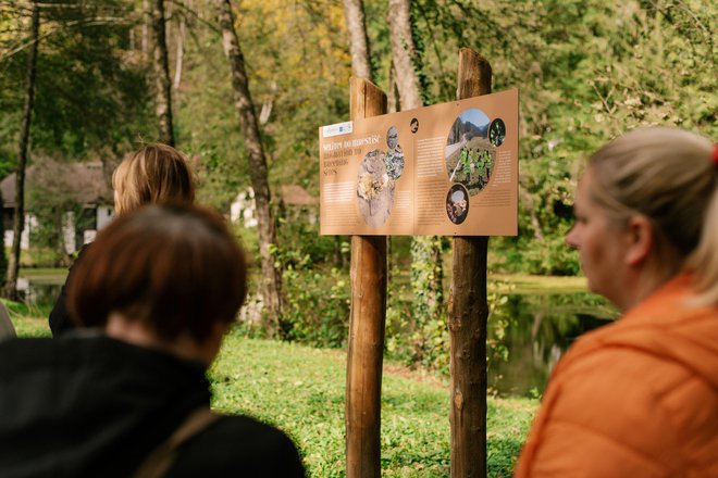 Ob domačiji so uredili učno pot. FOTO: Mojca Valenčak