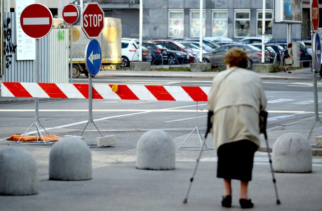 Uveljavljanje pravice do vdovske pokojnine za upokojence je zakonodajalec omejil le na letošnje leto. FOTO: Roman Šipić/Delo