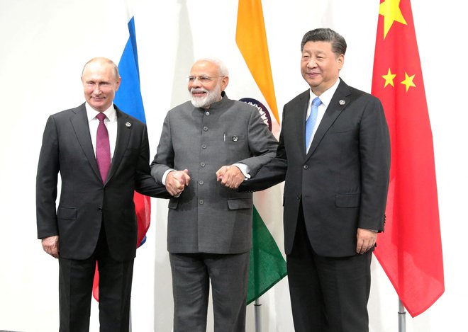 Tako Xi kot Modi sta v pogovorih s Putinom sprejela tezo, da mora biti Brics medsebojno povezan in trden, da se bo lahko uprl zahodnemu hegemonizmu. Foto Sputnik/Reuters