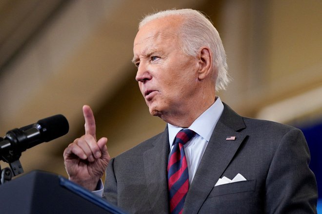 Demokratski predsednik Joe Biden je zahteval zaprtje predsedniškega kandidata Trumpa. FOTO: Elizabeth Frantz/Reuters