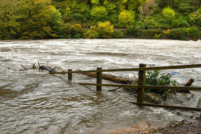 Sodelovanje pri upravljanju voda izboljša odnose med državami, tako se tudi zmanjša tveganje za škodo ob vse bolj ekstremnih vremenskih dogodkih. FOTO: Ceri Breeze/shutterstock