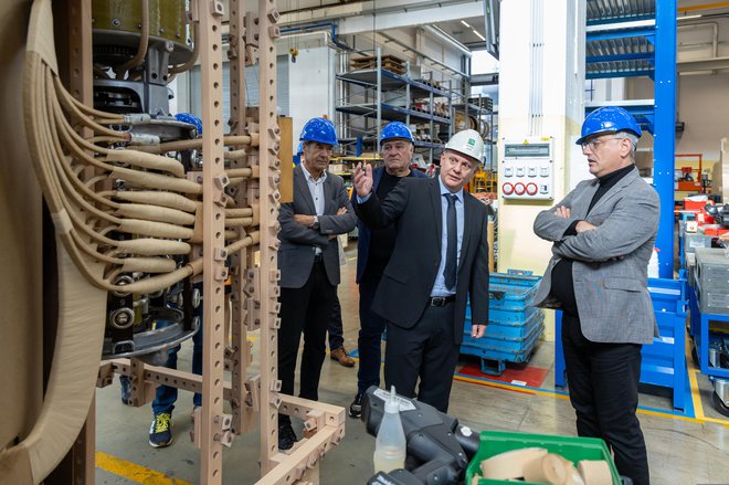 Economic Minister Matjaž Han visited transformer manufacturer Kolektor Etra yesterday, where he was briefed on the planned business growth and anticipated investments. PHOTO: Voranc Vogel/Delo