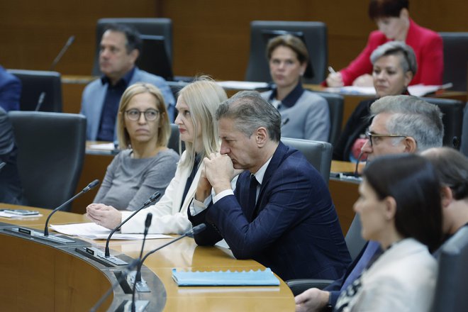 Robert Golob je zagovarjal ukrepe vlade. FOTO: Leon Vidic/Delo