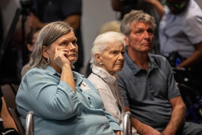 Izjavo okrožnega tožilca so spremljali tudi družinski člani Kitty Menendez. FOTO: Apu Gomes/AFP