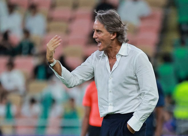 Roberto Mancini na tekmi med Savdsko Arabijo in Bahrajnom. FOTO: Reuters