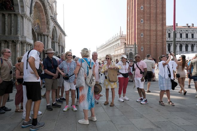 V Italiji je za turiste na voljo 5,2 milijona postelj. FOTO: Manuel Silvestr/ Reuters