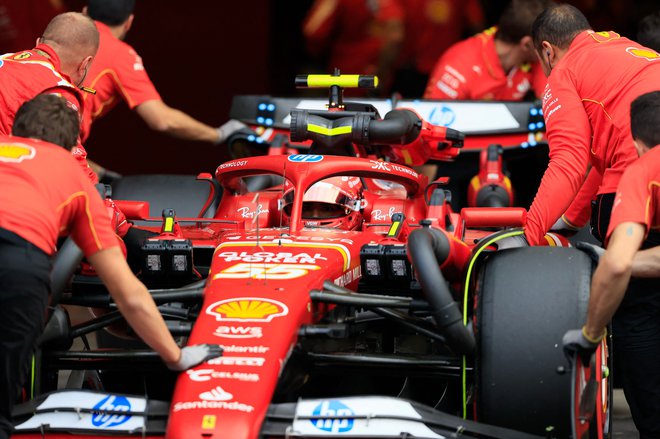 Carlos Sainz je bil najhitrejši v kvalifikacijah v Mehiki. FOTO: Carlos Perez Gallardo/AFP