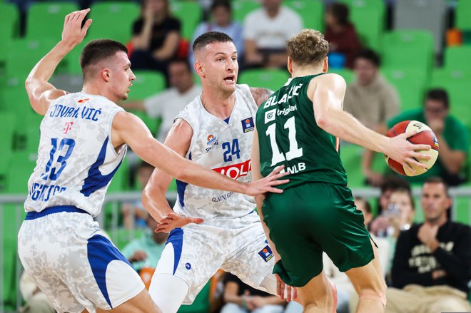 Jaka Blažič in Alen Omić sta bila tokrat na nasprotnih bregovih. FOTO: Aleš Fevžer/Cedevita Olimpija