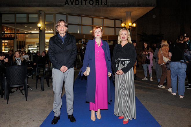 Direktor Festivala slovenskega filma Bojan Labović, ministrica za kulturo Asta Vrečko in direktorica Slovenskega filmskega centra Nataša Bučar. FOTO: Matjaz Rušt