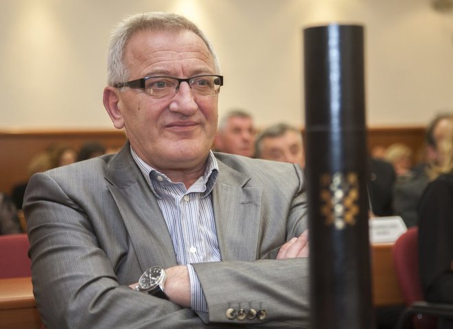 »Dokler poteka postopek pridobivanja soglasij pristojnih organov za Celjske mesnine, ne želimo dajati izjav in intervjujev v zvezi s poslovanjem in načrti Skupine Pivac. Po pridobitvi soglasja pristojnih organov Republike Slovenije vsekakor načrtujemo pomembna vlaganja v Celjske mesnine,« pravi Neven Pivac, predsednik uprave Mesne industrije Braća Pivac iz Vrgorca. FOTO: Cropix