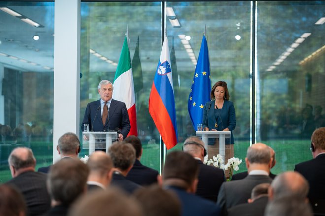 Delegacijo na srečanju koordinacijskega odbora sta vodila Tanja Fajon in Antonio Tajani. FOTO: Boštjan Podlogar/STA