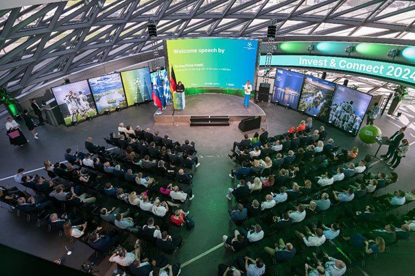 Poslovni dogodki ob športnih prireditvah: poslovnoinvesticijski kongres »Invest & Connect Slovenian Business Pitch: Germany Experiences Slovenia« v Münchnu, ki je potekal ob evropskem nogometnem prvenstvu EURO 2024. FOTO: STA/ Nebojša Tejić