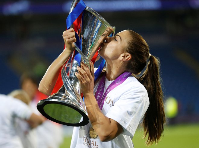 Alex Morgan (Lyon) po zmagi v letošnjem finalu lige prvakinj nad PSG. FOTO: Carl Recine/Reuters