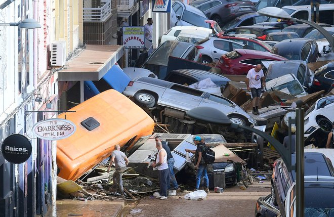 Poplave na vzhodu Španije so najsmrtonosnejše v državi po avgustu leta 1996, ko je v Aragoniji umrlo 86 ljudi.​ FOTO: Jose Jordan/Afp