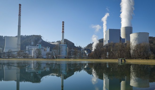 Pred kakršnim koli zakonom o reševanju Teša (na fotografiji) bi moral biti sprejet zakon o postopnem zapiranju Premogovnika Velenje (PV). FOTO: Jože Suhadolnik