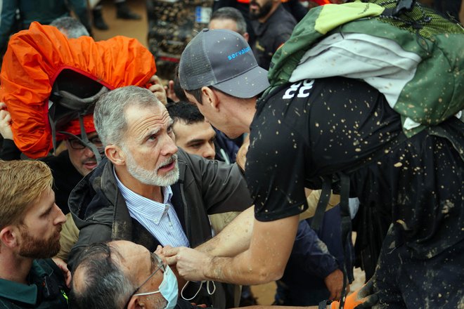 Besa in blata je bil deležen tudi Filip VI. FOTO: Manaure Quintero/AFP