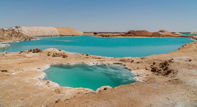 Posebnost je kopanje v slani vodi. Gre za majhna jezerca, ki ležijo na slani podlagi in so zato čudovitih barv. FOTO: Shutterstock