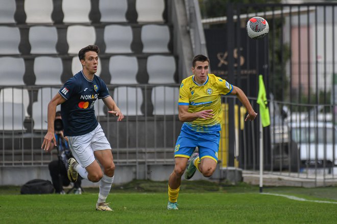 Sandro Jovanović (desnol) igra na položaju levega bočnega igralca, ki je zelo iskan na mednarodnem tržišču. FOTO: Aleksander Golob/Area Foto