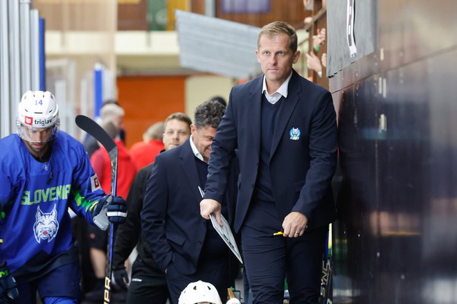 Edo Terglav je zbral slovensko reprezentanco, ki bo od četrtka do nedelje igrala na turnirju v Budimpešti. FOTO: Leon Vidic/Delo