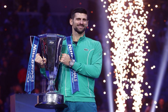 Novak Đoković je v finalu lanske izvedbe sklepnega turnirja v Torinu premagal Jannika Sinnerja. FOTO: Guglielmo Mangiapane/Reuters