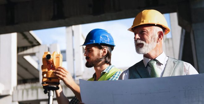 Zzavarovalnice gradbenim podjetjem pomagajo ohranjati stabilnost in varnost projektov tudi ob soočanju z novimi izzivi, kot so pomanjkanje materialov, rast stroškov in podnebna tveganja. FOTO: GrECo