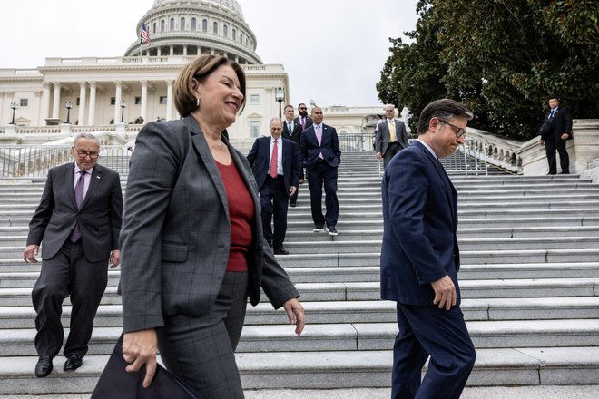 Demokratska senatorka slovenskih korenin iz Minnesote Amy Klobuchar je ponovno izvoljena, prav tako republikanski predstavnik iz Louisiane ter sedanji predsednik predstavniškega doma Mike Johnson. FOTO: Anna Rose Layden/Reuters