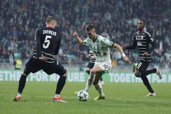 Raul Florucz igra v imenitni formi, tudi danes v Helsinkih bo pomemben Olimpijin adut. FOTO: Leon Vidic/Delo