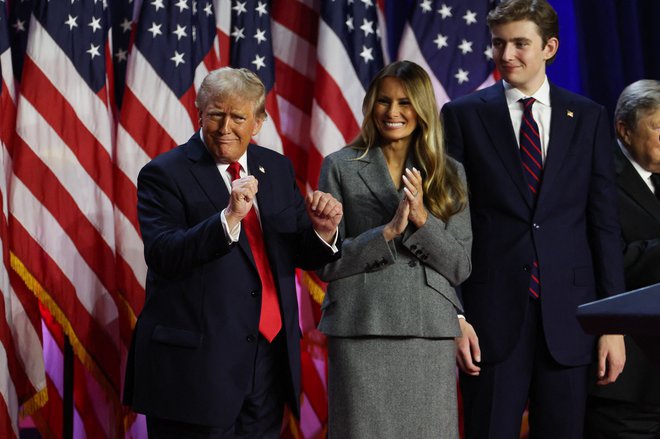 Donald Trump, Melania Trump in njun sin Barron. FOTO: John Moore/Getty Images via Afp