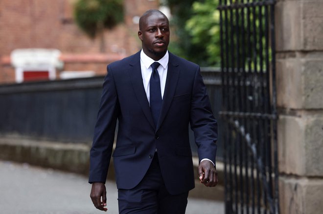 Benjamin Mendy na poti na sodišče. FOTO: Darren Staples/Afp