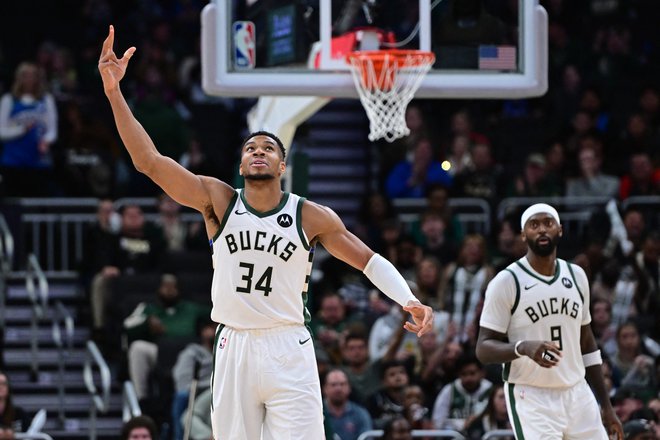 Tudi prvemu zvezdniku Milwaukeeja Giannisu Antetokounmpu je odleglo po zmagi proti Utahu, sicer šele drugi v sezoni prvbakov iz leta 2021. FOTO: Benny Sieu/Usa Today Sports Via Reuters Con