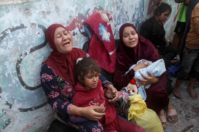 Izraelska vojaška kampanja v Gazi traja že več kot 13 mesecev. FOTO: Mahmoud Issa/Reuters