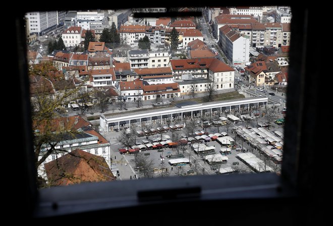 Zelo obiskani del Ljubljane že skoraj dve desetletji čaka na prenovo. FOTO: Blaž Samec