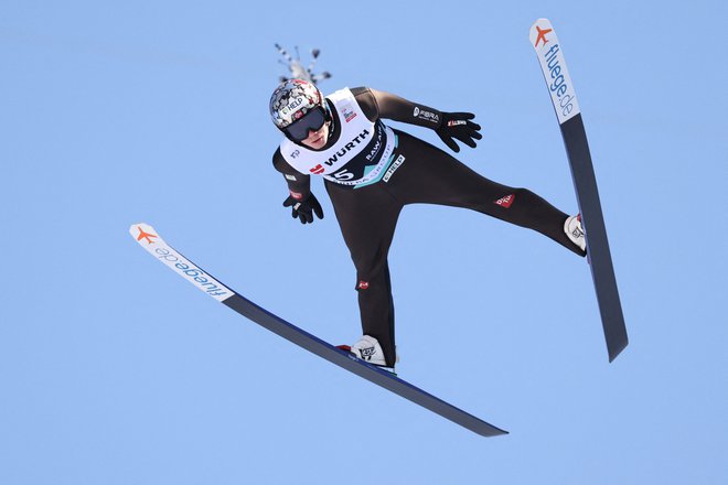 Norvežan Marius Lindvik je letos zmagal na vseh treh posamičnih tekmah za veliko nagrado FIS, na katerih je nastopil. FOTO: Reuters