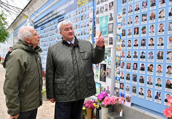 Josep Borrell in Andrij Sibiha FOTO: Sergei Supinsky/AFP