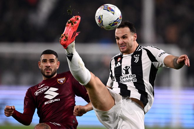 Mestni derbi med Juventusom in Torinom je ponudil tudi »balet«. FOTO: Marco Bertorello/AFP