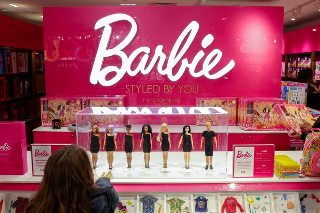 Podjetje Mattel je najbolj poznano po blagovni znami Barbie. FOTO: Andrew Kelly/Reuters