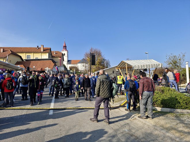 Že glasna glasba iz zvočnikov je nakazovala, da je na Čatežu veselo. FOTO: Anja Intihar