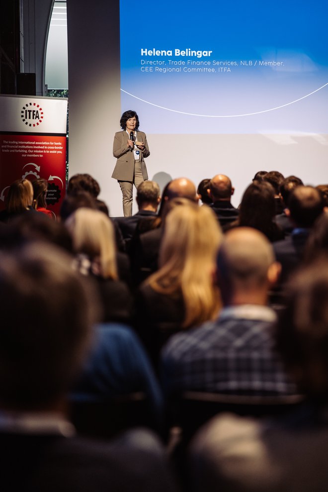 Helena Belingar, direktorica trgovinskega bančništva v NLB in članica regionalnega odbora ITFA za srednjo in vzhodno Evropo, je poudarila, da je izjemna udeležba ne le priznanje NLB, temveč tudi slovenskemu bančništvu. FOTO: Jani Ugrin