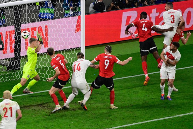 Avstrijci so bili na euru, podobno kot Slovenci, zelo blizu četrtfinala, usoden pa je bil nesrečen poraz s Turki. FOTO: John Macdougall/AFP