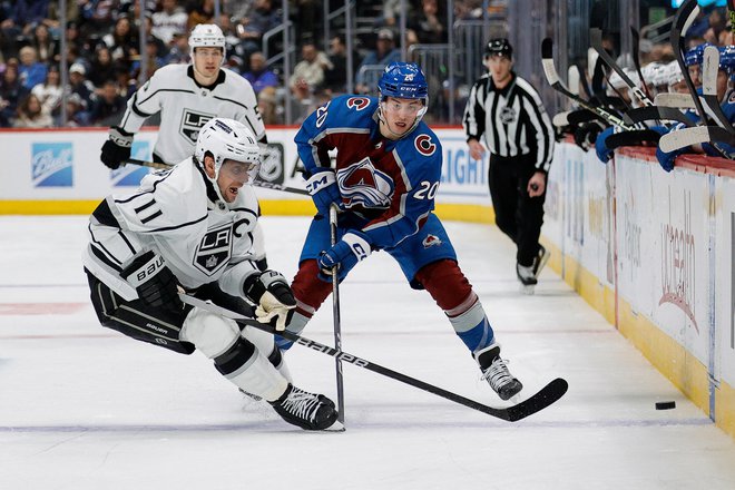  Anže Kopitar (levo) je z dvema asistencama silovito odprl dvoboj proti Colorado, toda po le dvajset minut dobre predstave hokejistov Los Angeles Kings je bilo premalo za končni uspeh. FOTO: Isaiah J. Downing/Usa Today Sports Via Reuters Con