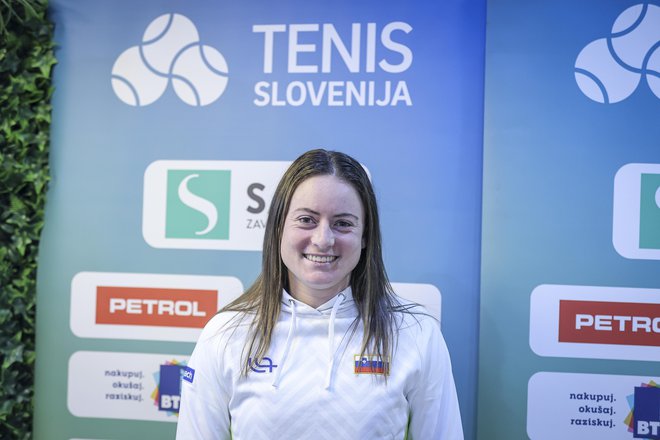 Tamara Zidanšek se veseli današnjega uvodnega dvoboja z vodilno nizozemsko igralko Arantxo Rus. FOTO: Jože Suhadolnik/Delo